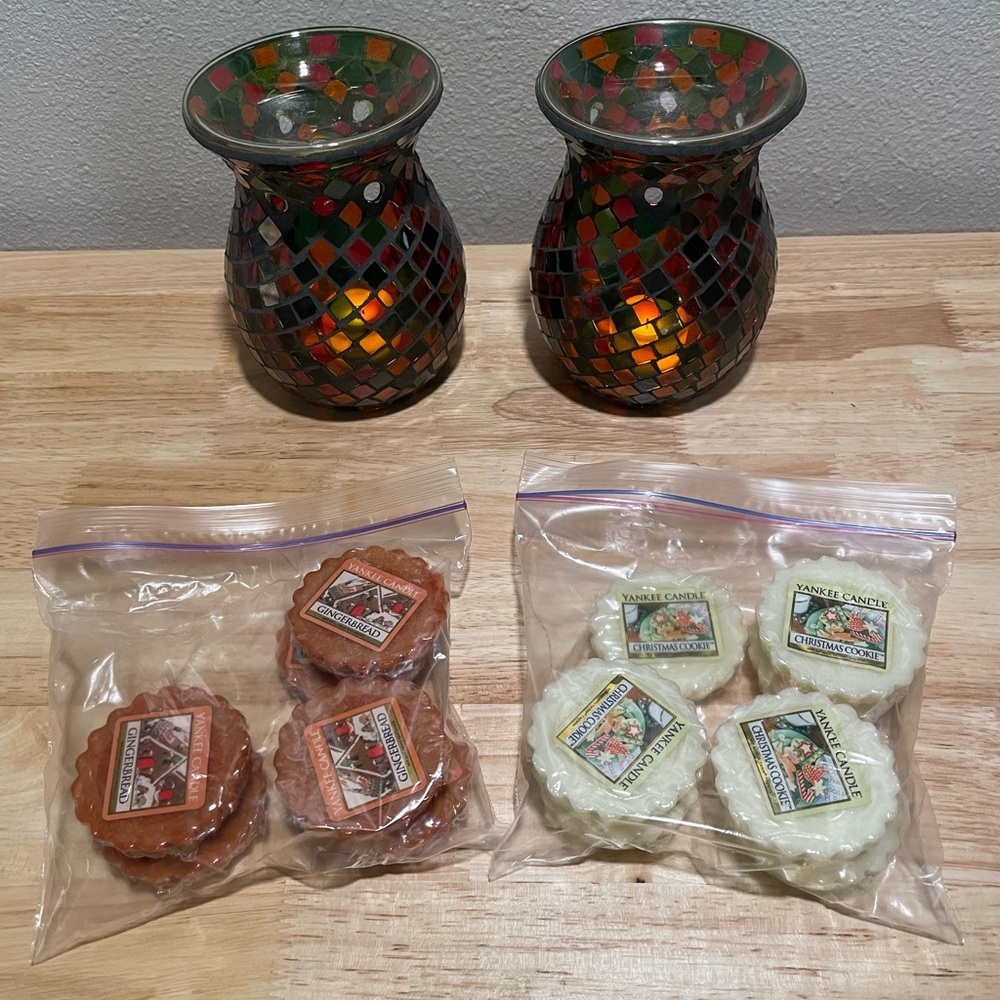 Yankee Candle Red/Green Decorative Candle Holders/Warmers w/Wax Melts - Set of 2